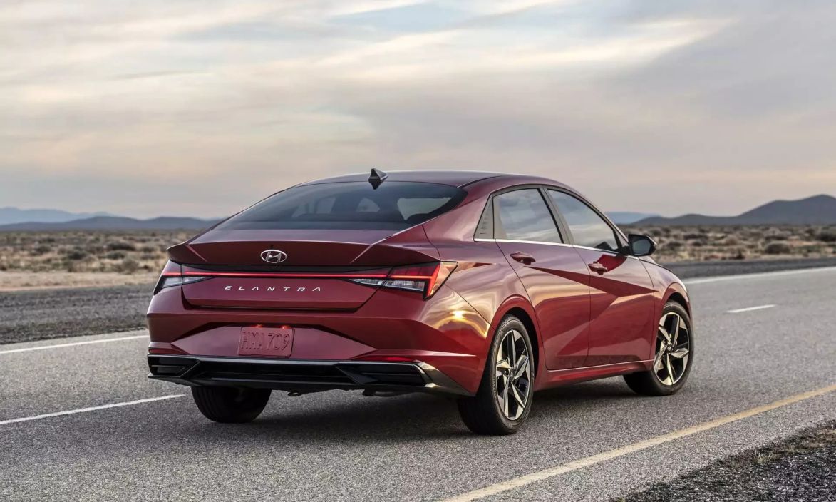 Hyundai Elantra Стиль / Style 1.6 АКПП фото 8
