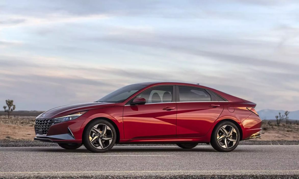 Hyundai Elantra Комфорт / Comfort 2.0 АКПП фото 9