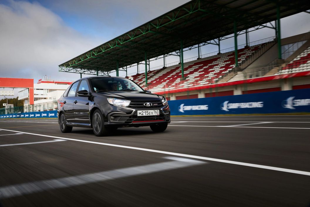 Lada Granta Sport Лифтбек Драйв 1.6 МКПП фото 4