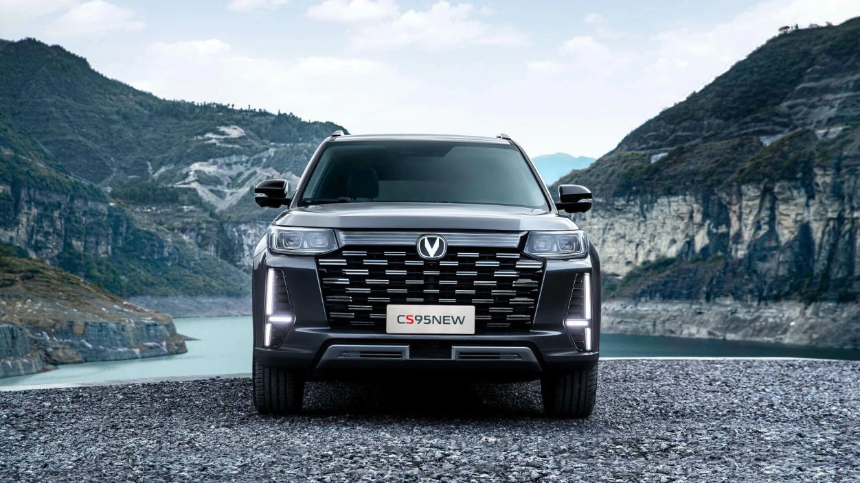 Changan CS95 Стандарт 2.0 АКПП фото 6