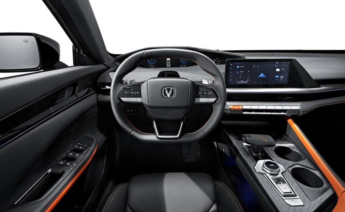 Changan UNI-V Комфорт  1.5 DCT фото 5
