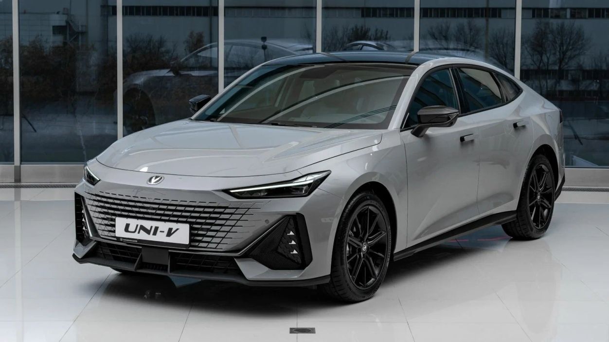 Changan UNI-V Комфорт  1.5 DCT фото 7