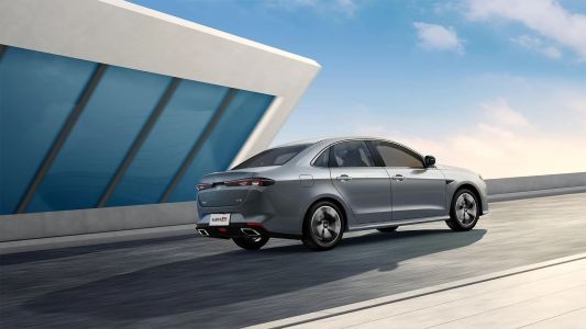 Kaiyi E5 Люкс+ / Luxury+ 1.5 CVT превью 8