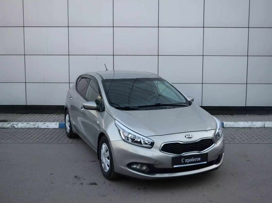 Kia Ceed Luxe 1.6 АКПП, 2015 фото 1