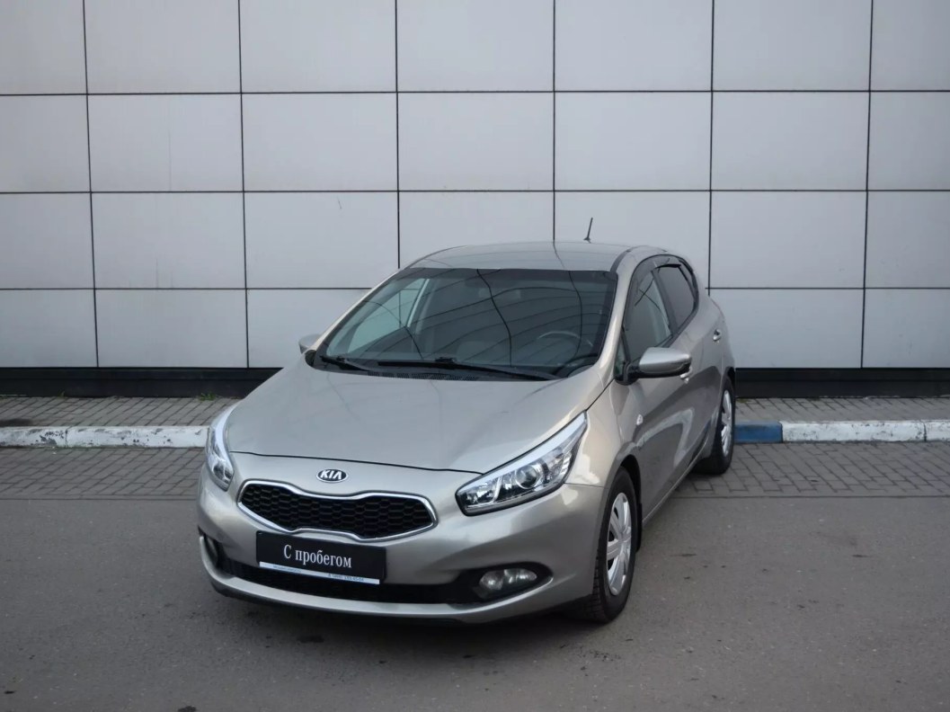 Kia Ceed Luxe 1.6 АКПП, 2015 фото 3