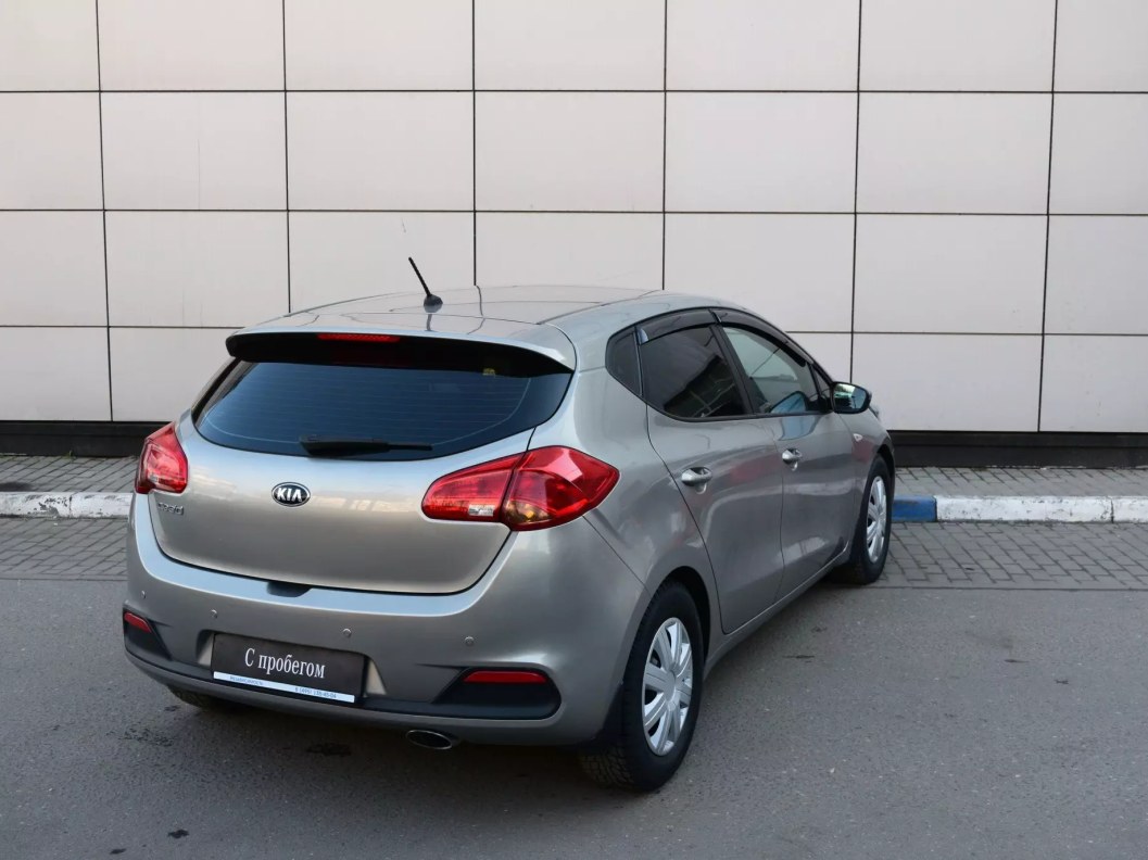 Kia Ceed Luxe 1.6 АКПП, 2015 фото 4