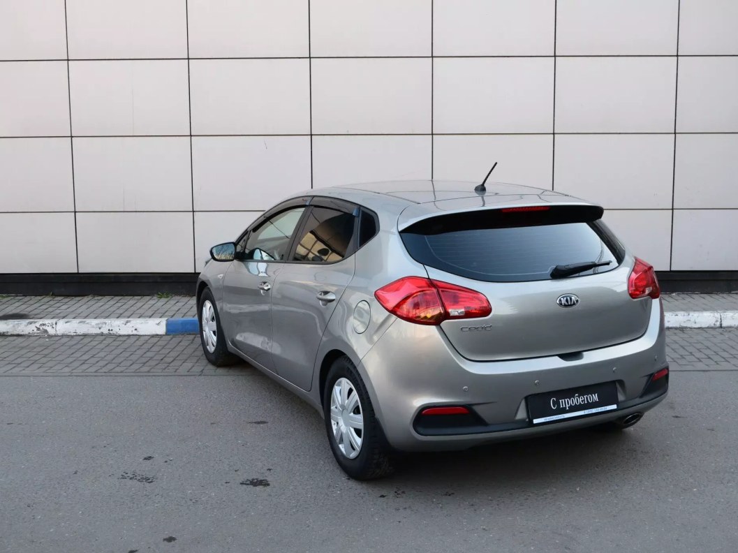 Kia Ceed Luxe 1.6 АКПП, 2015 фото 6