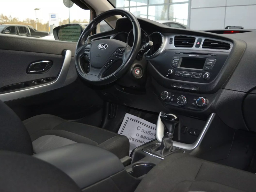 Kia Ceed Luxe 1.6 АКПП, 2015 фото 7