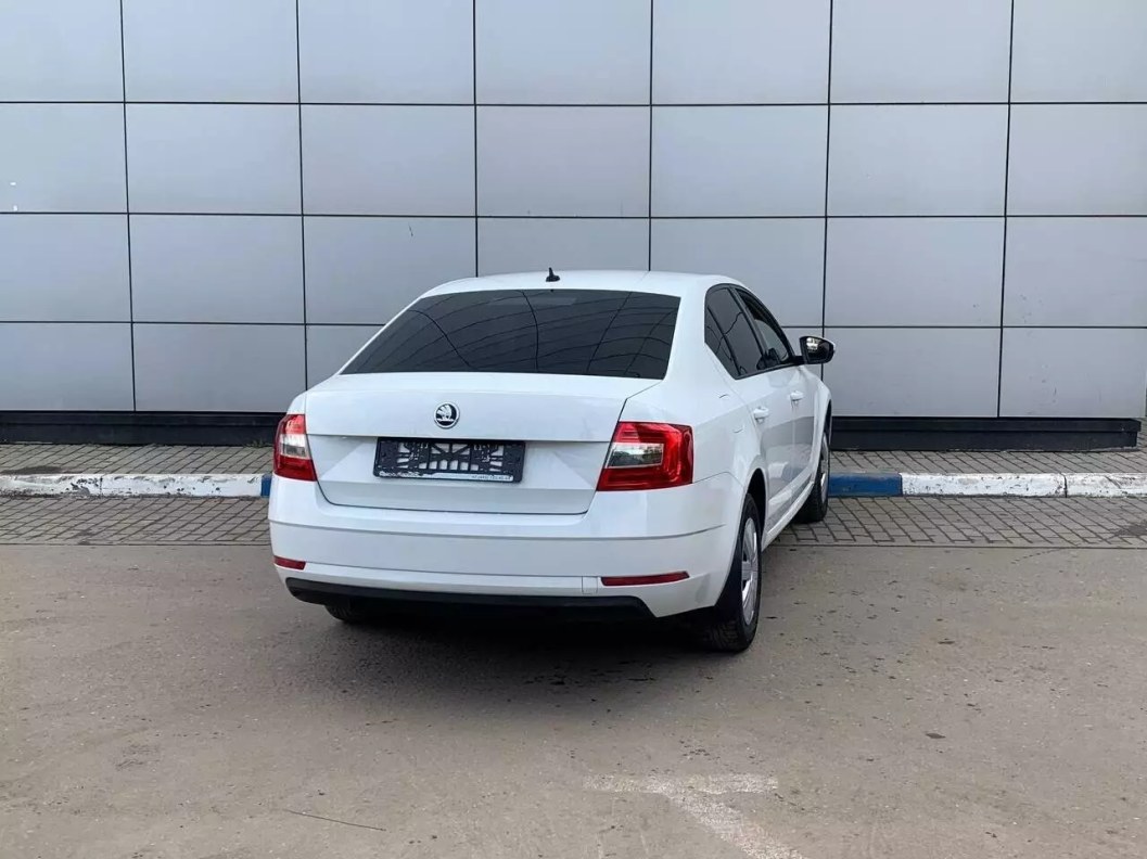 Skoda Octavia 1.6 АКПП, 2019 фото 6