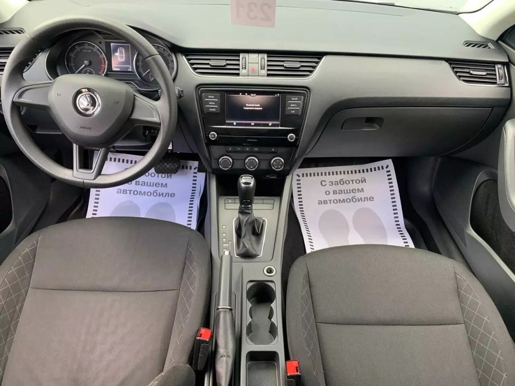 Skoda Octavia 1.6 АКПП, 2019 фото 10