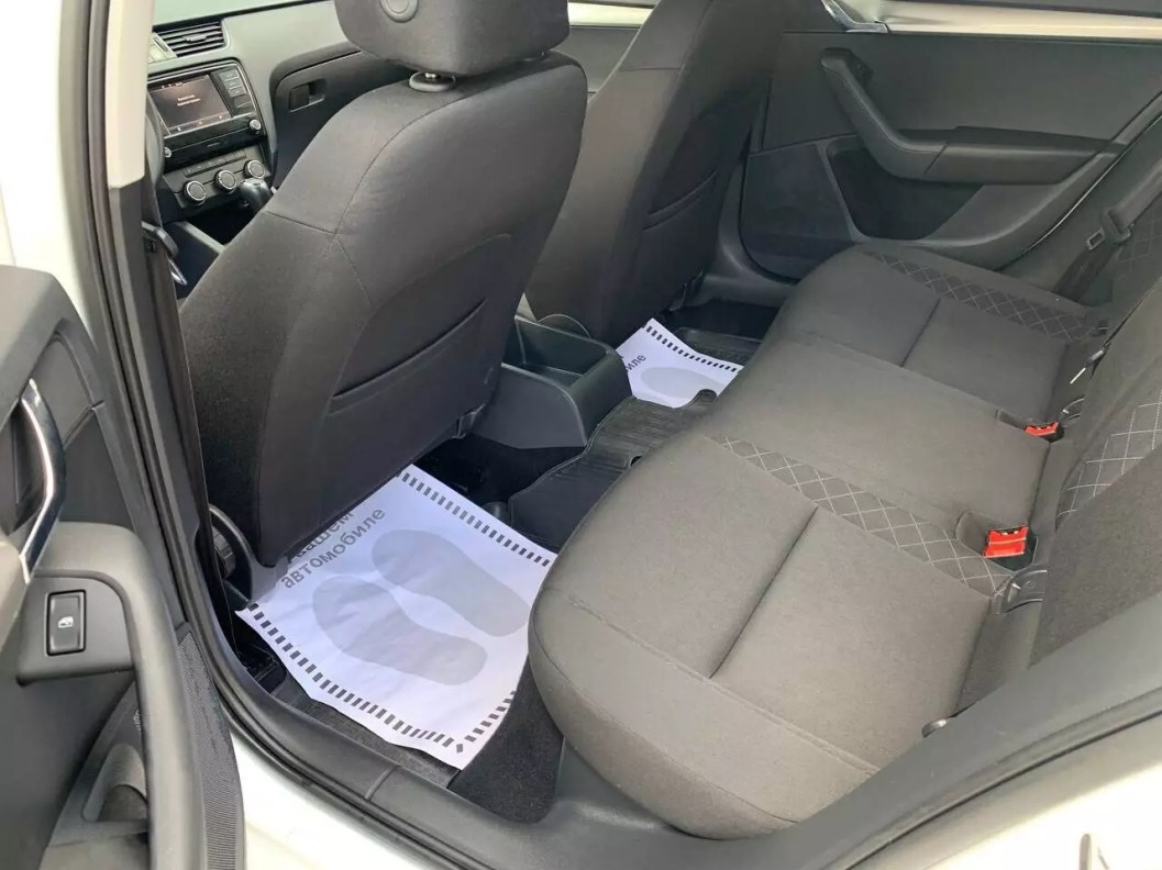 Skoda Octavia 1.6 АКПП, 2019 фото 11
