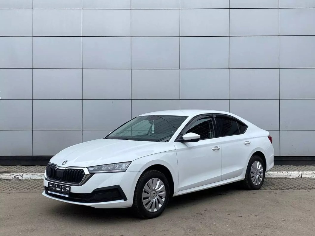 Skoda Octavia 1.4 АКПП, 2021 фото 3