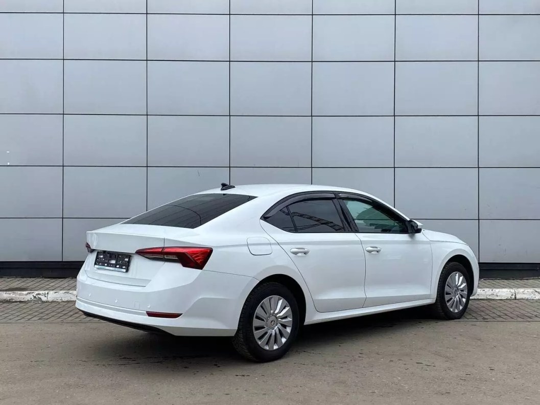 Skoda Octavia 1.4 АКПП, 2021 фото 6