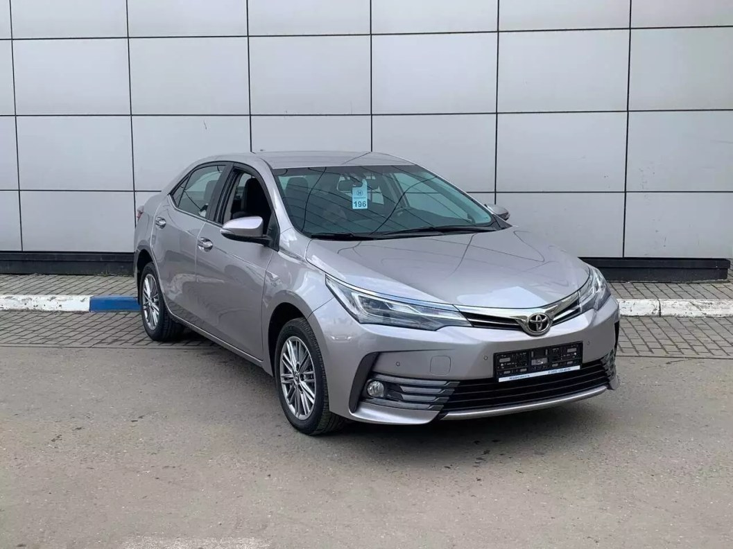 Toyota Corolla 1.8 CVT, 2018 фото 1