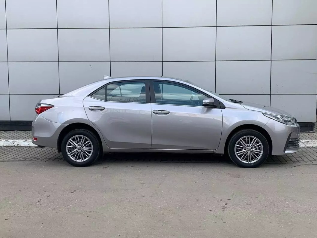 Toyota Corolla 1.8 CVT, 2018 фото 4