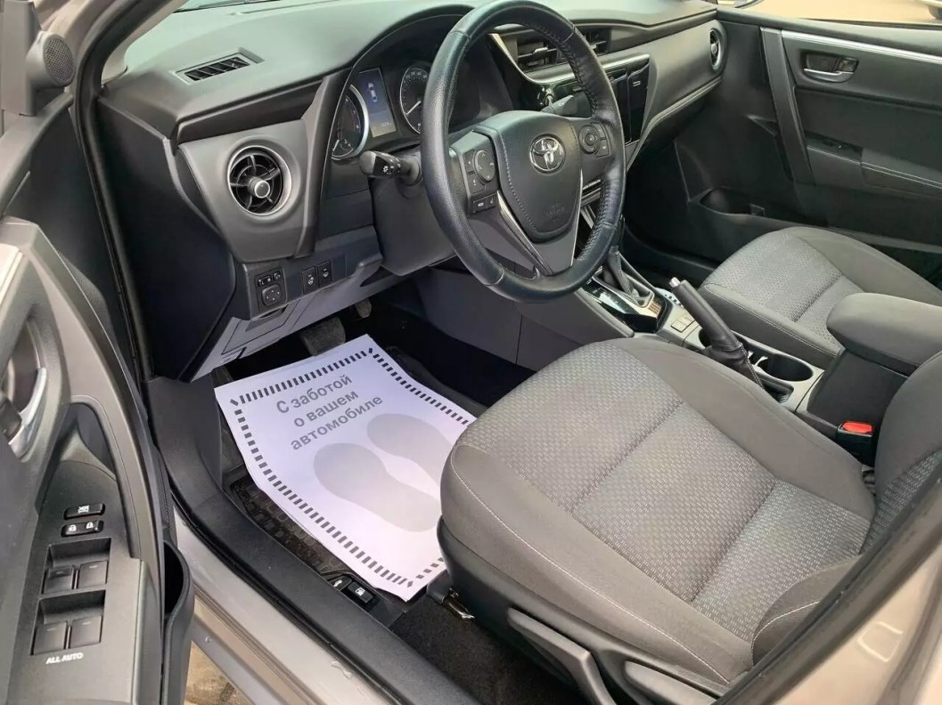 Toyota Corolla 1.8 CVT, 2018 фото 9