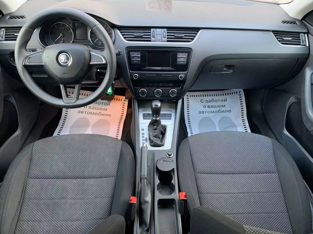 Skoda Octavia 1.6 АКПП, 2016 фото 10