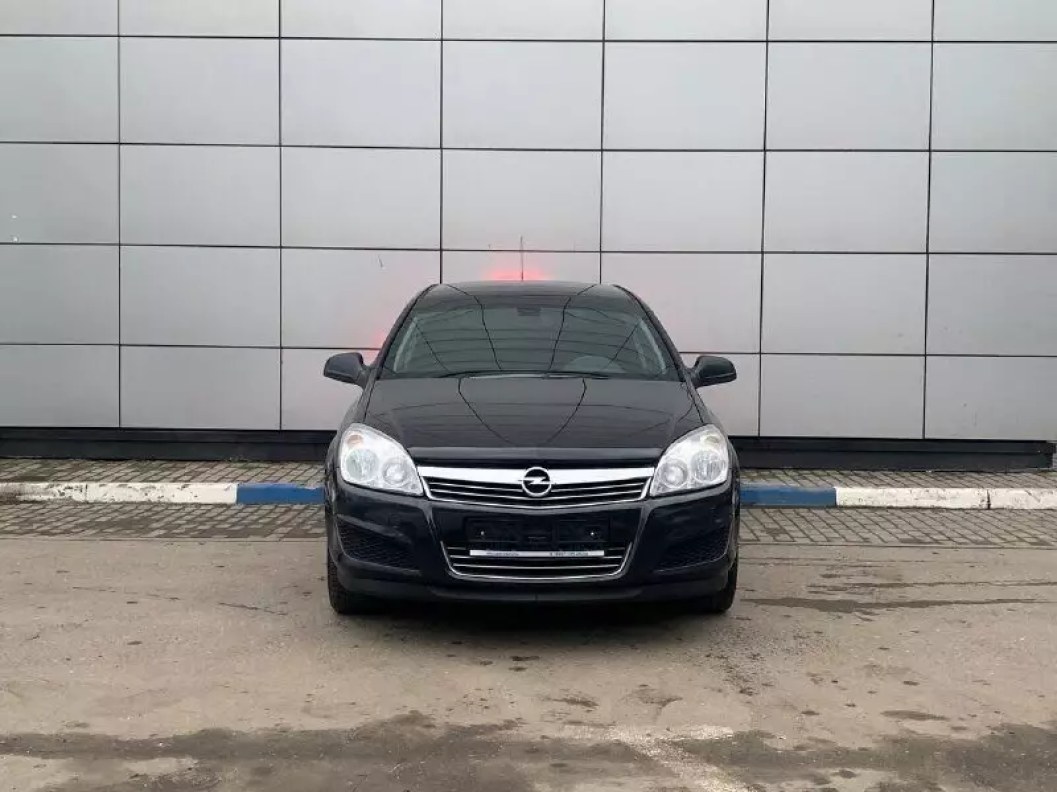 Opel Astra 1.8 АКПП, 2014 фото 2