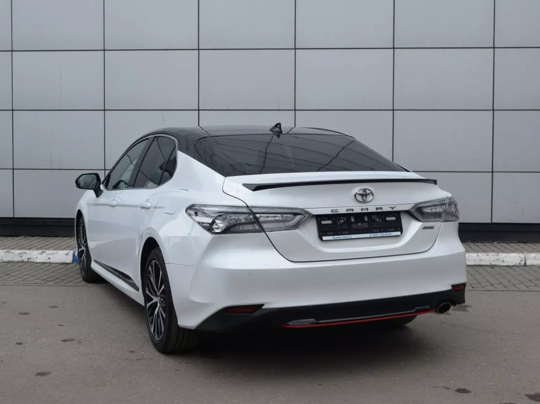 Toyota Camry 2.5 АКПП, 2020 фото 8