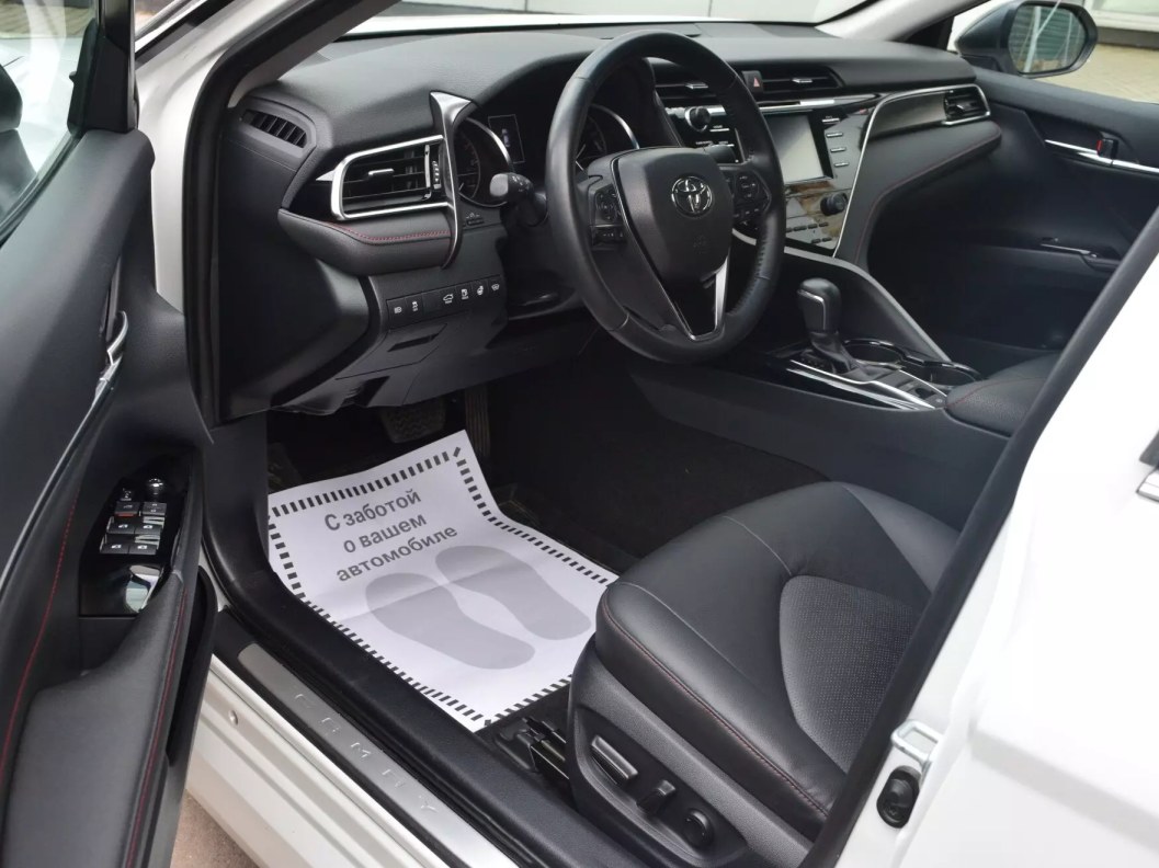 Toyota Camry 2.5 АКПП, 2020 фото 10