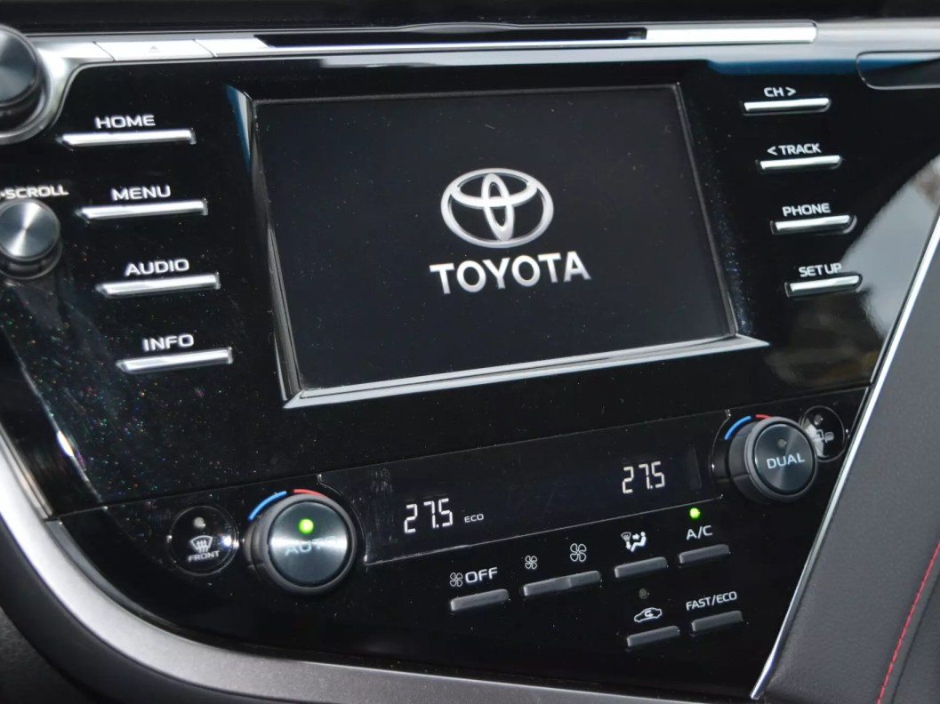 Toyota Camry 2.5 АКПП, 2020 фото 20