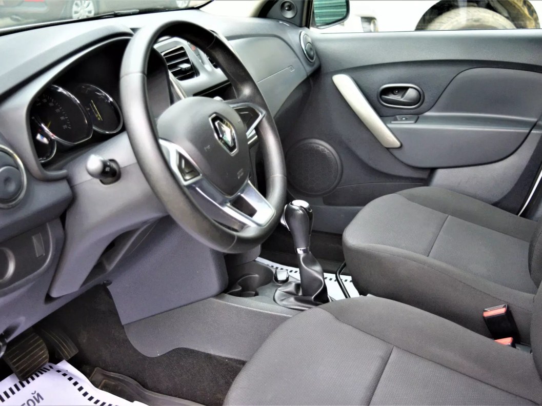 Renault Logan Life 1.6 АКПП, 2019 фото 7