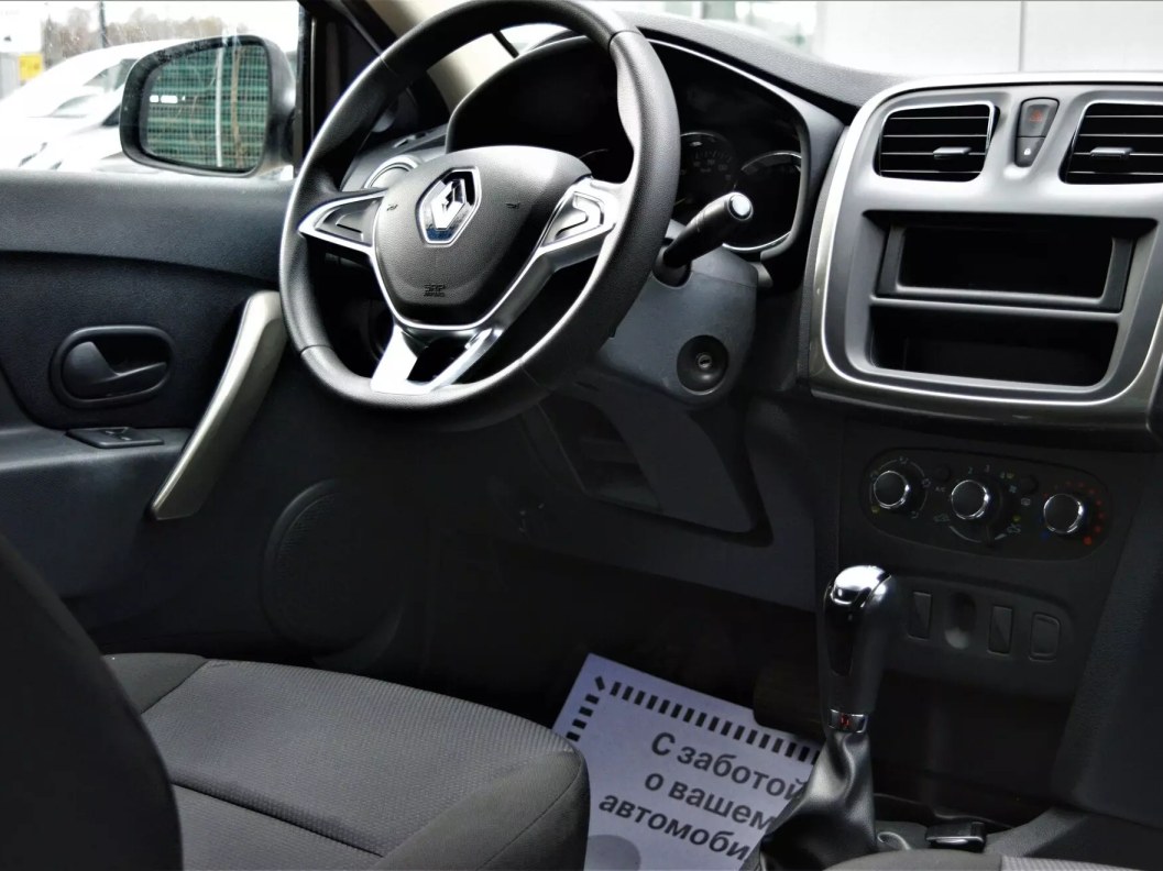 Renault Logan Life 1.6 АКПП, 2019 фото 14