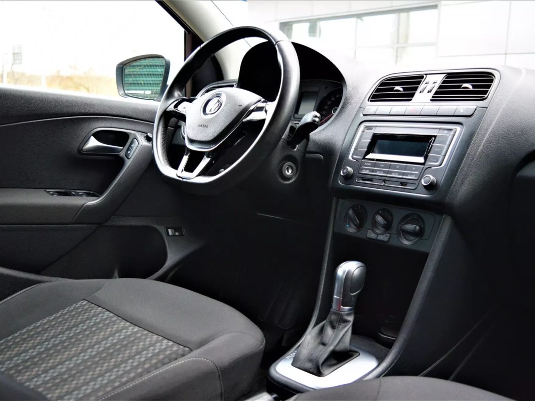 Volkswagen Polo Comfortline 1.6 АКПП, 2017 фото 18