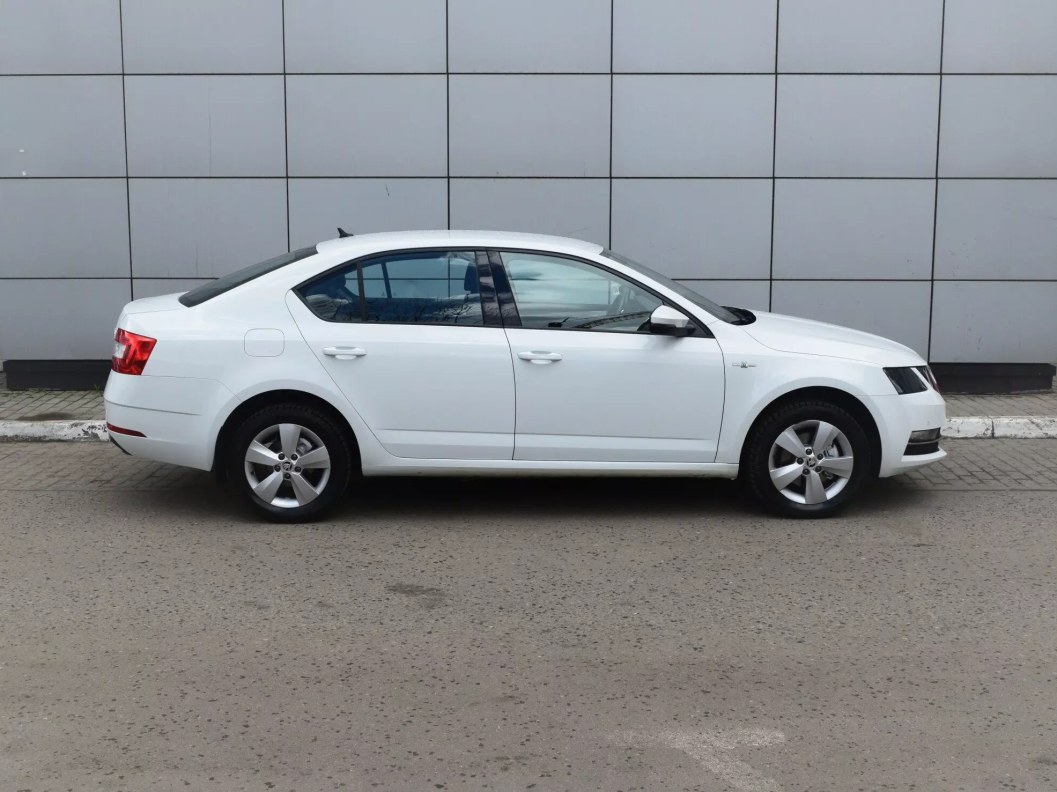 Skoda Octavia 1.6 АКПП, 2018 фото 4