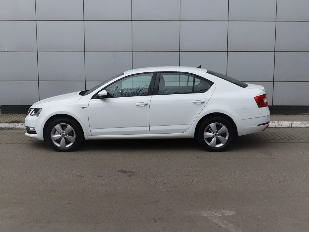 Skoda Octavia 1.6 АКПП, 2018 фото 5