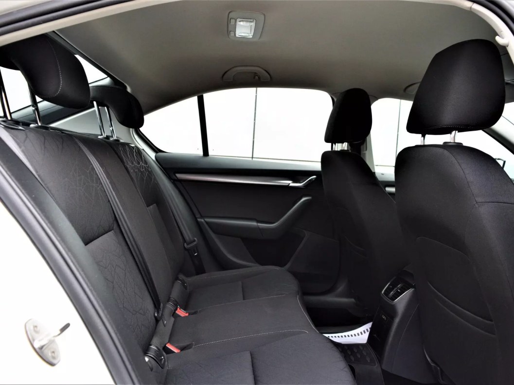 Skoda Octavia 1.6 АКПП, 2018 фото 14