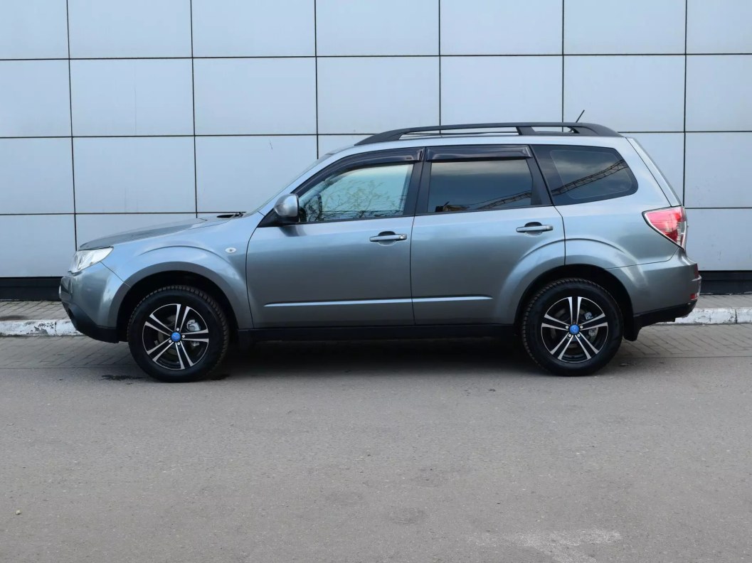 Subaru Forester 2.0 АКПП, 2010 фото 5