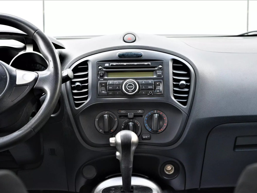 Nissan Juke 1.6 CVT, 2013 фото 15
