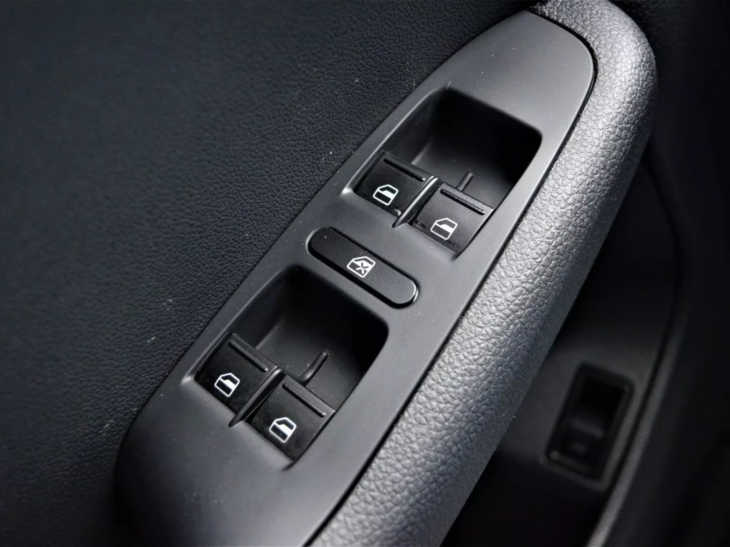 Volkswagen Jetta 1.4 DSG, 2015 фото 14