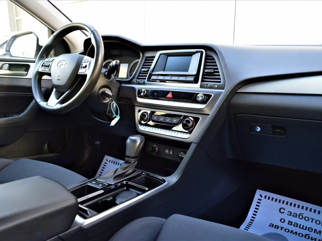 Hyundai Sonata Classic 2.0 АКПП, 2019 фото 19