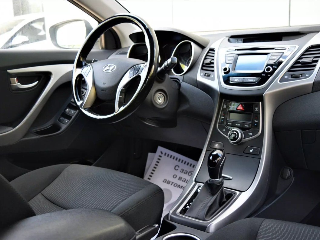 Hyundai Elantra Comfort 1.8 АКПП, 2013 фото 17