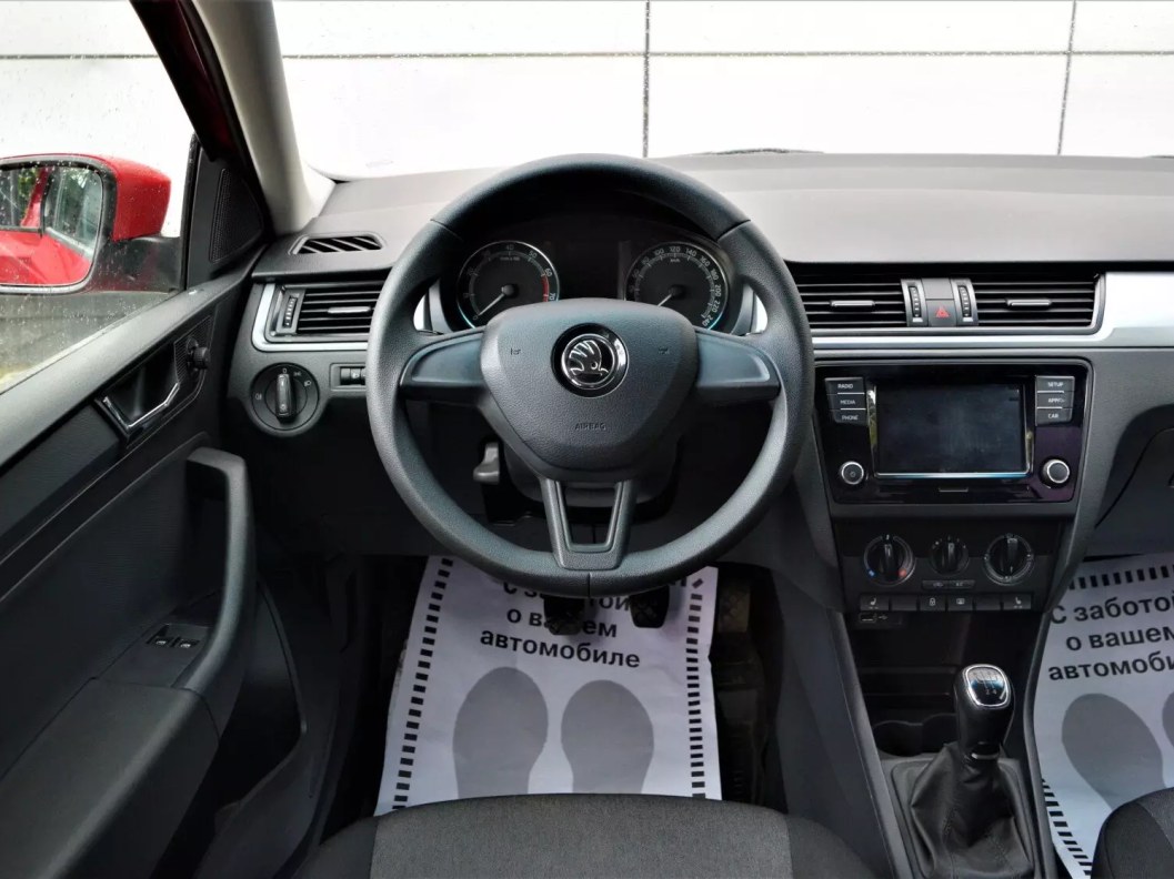 Skoda Rapid 1.6 МКПП, 2018 фото 11