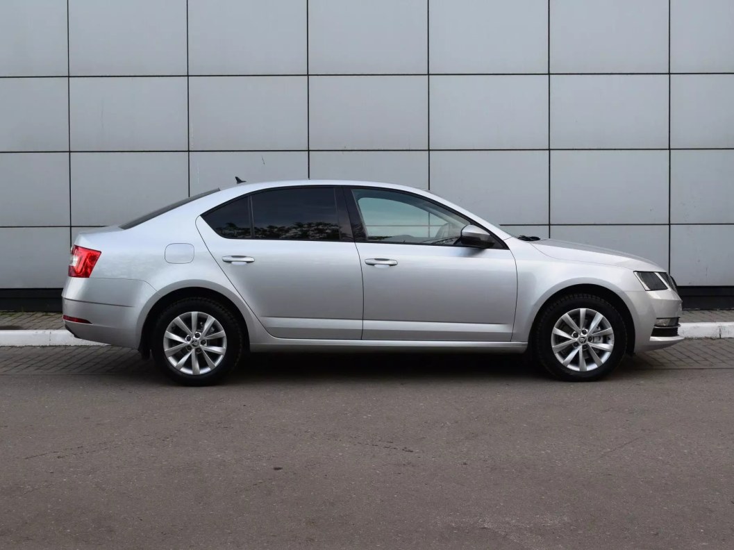 Skoda Octavia Style 1.4 АМТ, 2018 фото 4