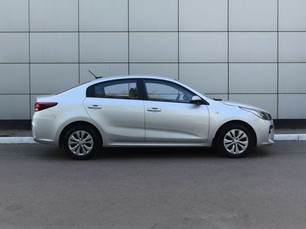 Kia Rio Comfort 1.6 АКПП, 2019 фото 4