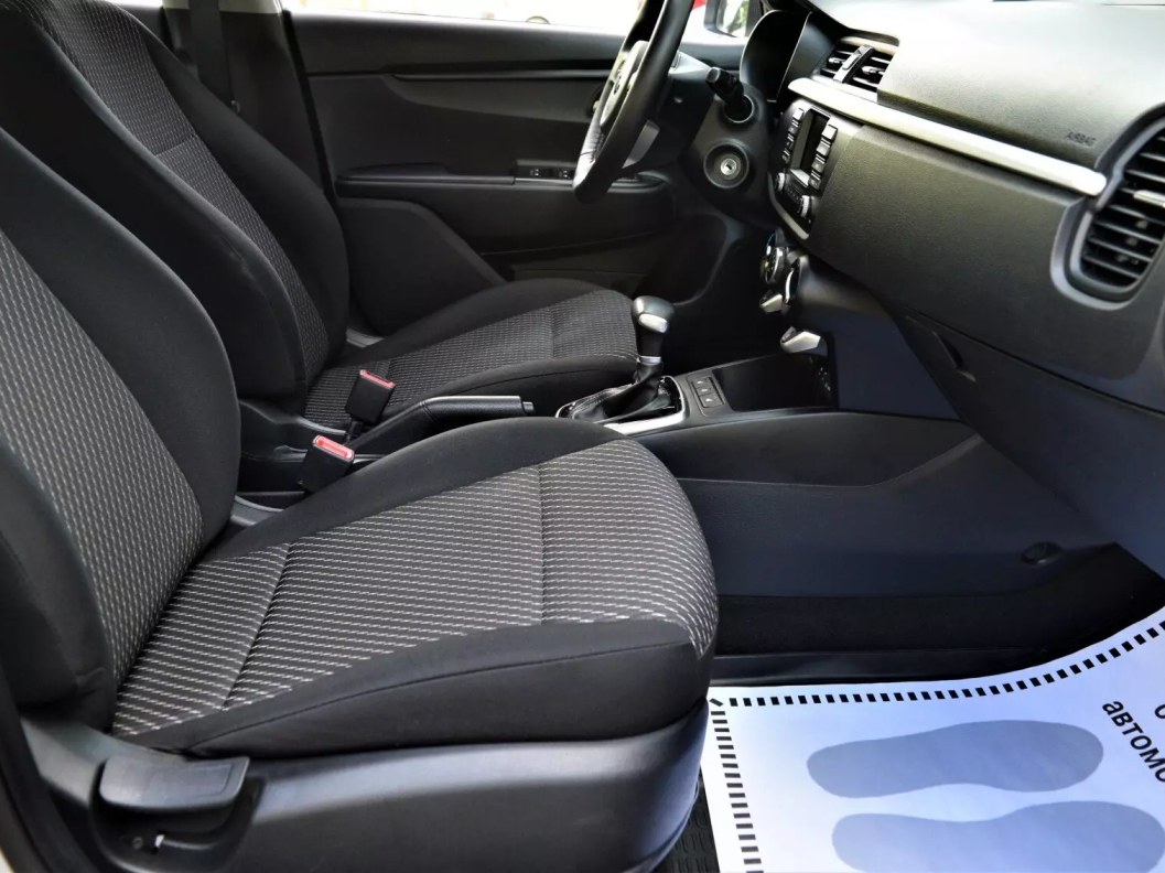 Kia Rio Comfort 1.6 АКПП, 2019 фото 11