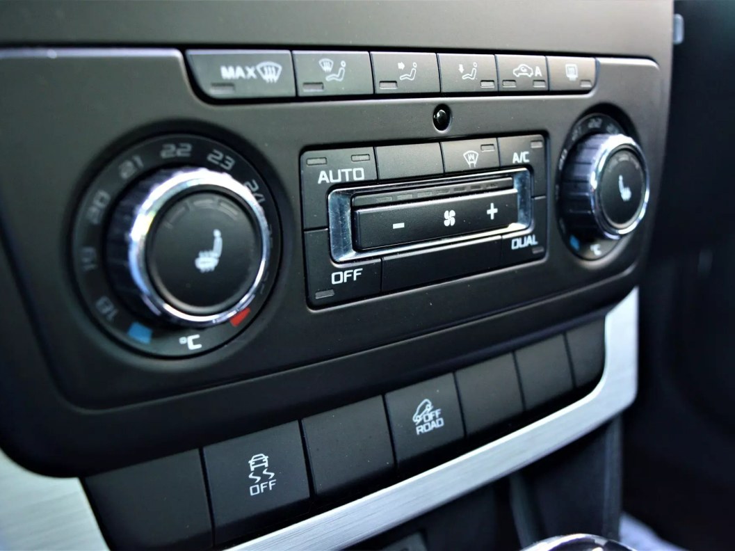 Skoda Yeti Style 1.8 DSG, 2017 фото 15