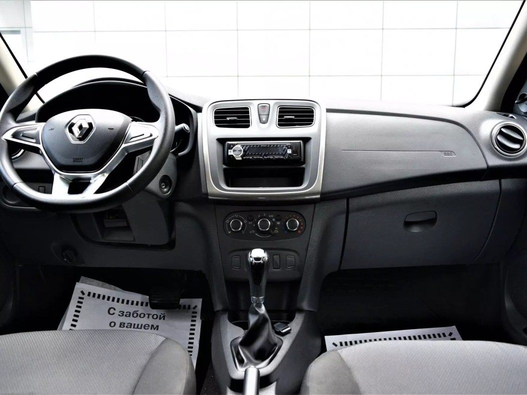 Renault Logan Life 1.6 АКПП, 2019 фото 8