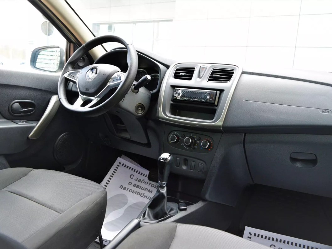 Renault Logan Life 1.6 АКПП, 2019 фото 13