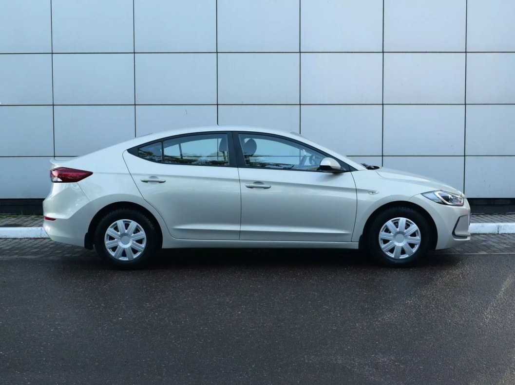 Hyundai Elantra Active 1.6 АКПП, 2016 фото 8