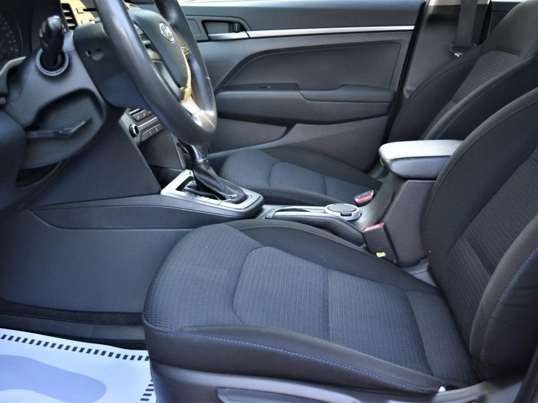 Hyundai Elantra Active 1.6 АКПП, 2016 фото 9