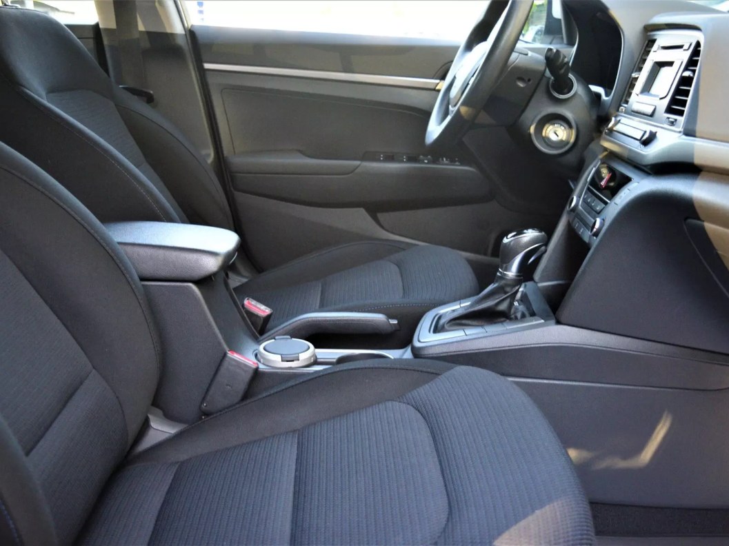 Hyundai Elantra Active 1.6 АКПП, 2016 фото 11