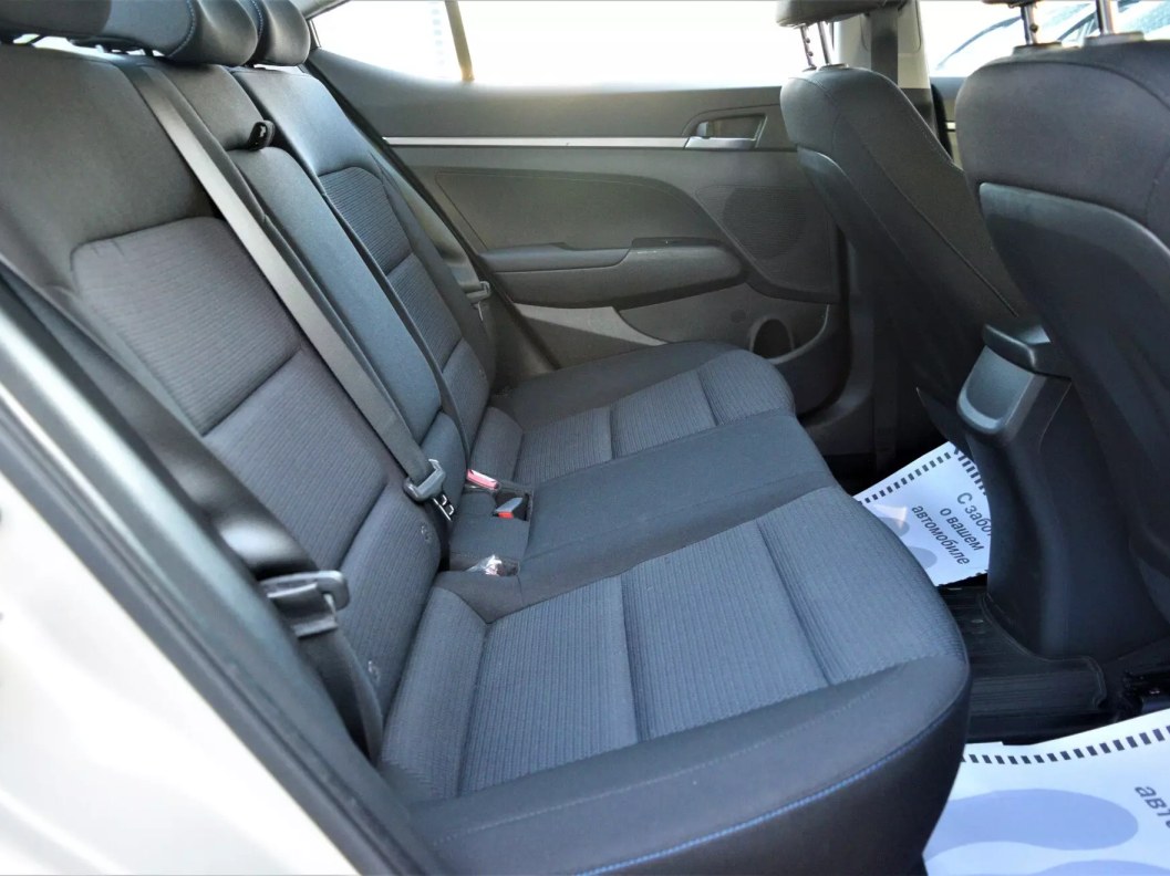 Hyundai Elantra Active 1.6 АКПП, 2016 фото 12