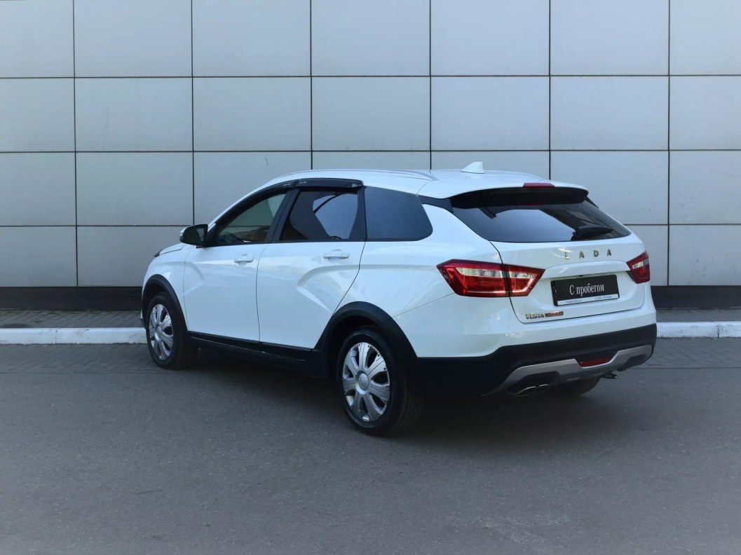ВАЗ (Lada) Vesta GFK32-52-XK2 Luxe Multimedia 1.8 АМТ, 2020 фото 5
