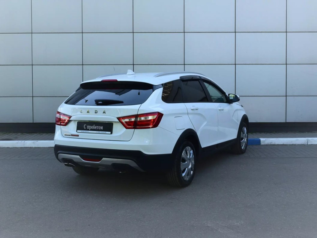 ВАЗ (Lada) Vesta GFK32-52-XK2 Luxe Multimedia 1.8 АМТ, 2020 фото 7