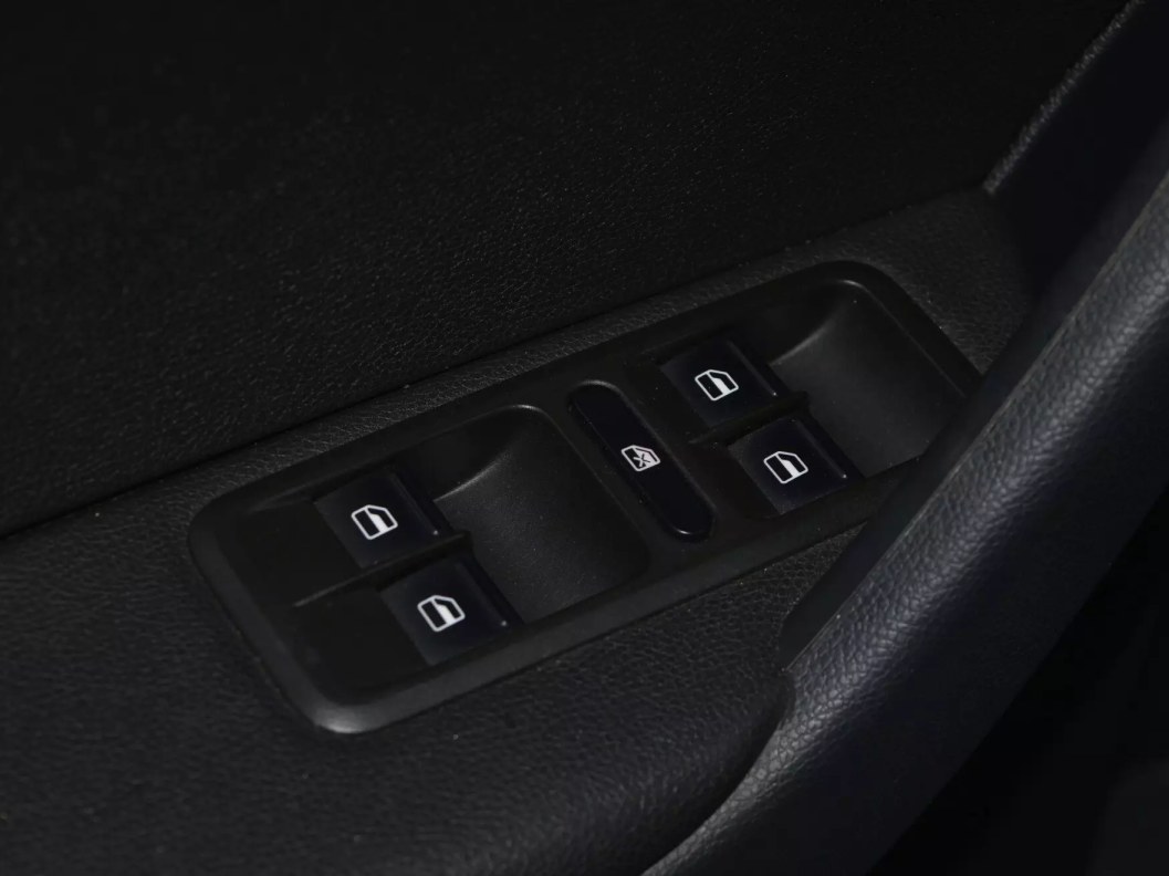 Skoda Yeti Style 1.8 DSG, 2015 фото 14